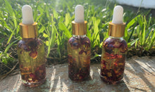 Load image into Gallery viewer, Rose oil